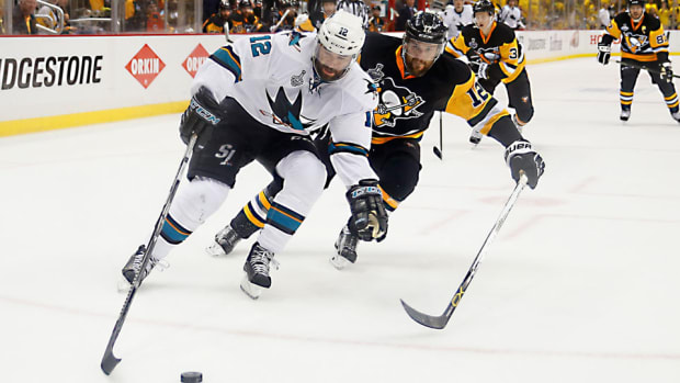 Patrick-Marleau-Justin-Aller_0.jpg
